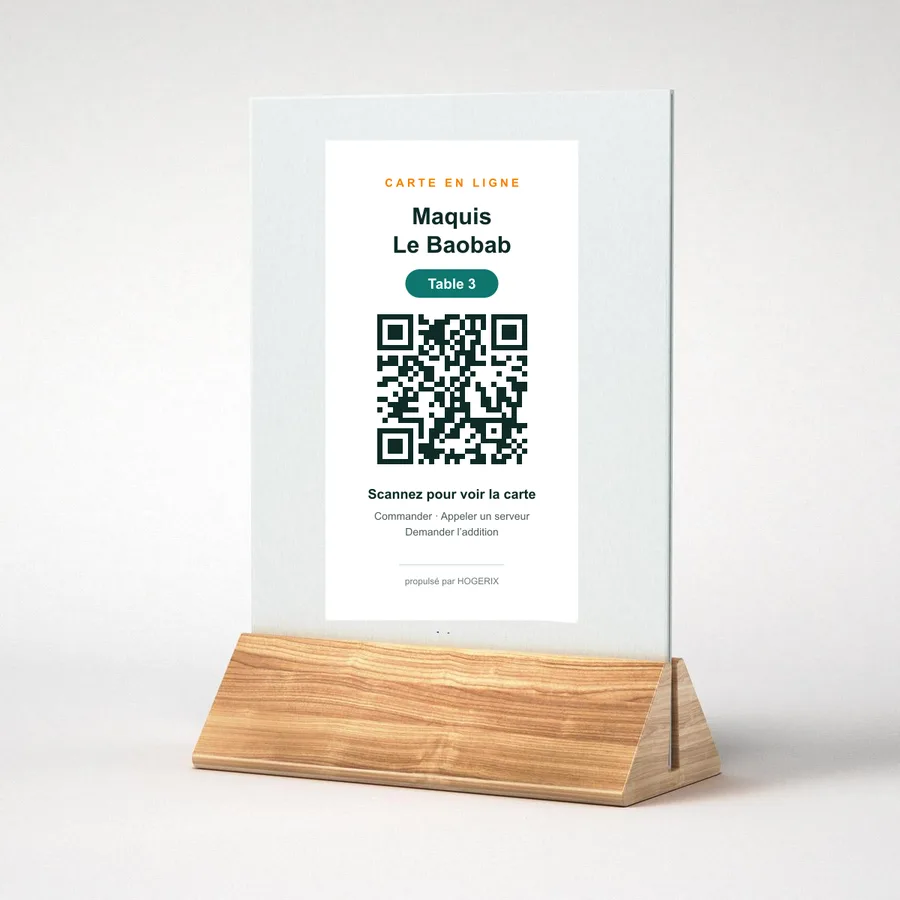 Chevalet de table avec le QR code de la carte en ligne d'un maquis : scanner pour voir la carte, commander, appeler un serveur, demander l'addition